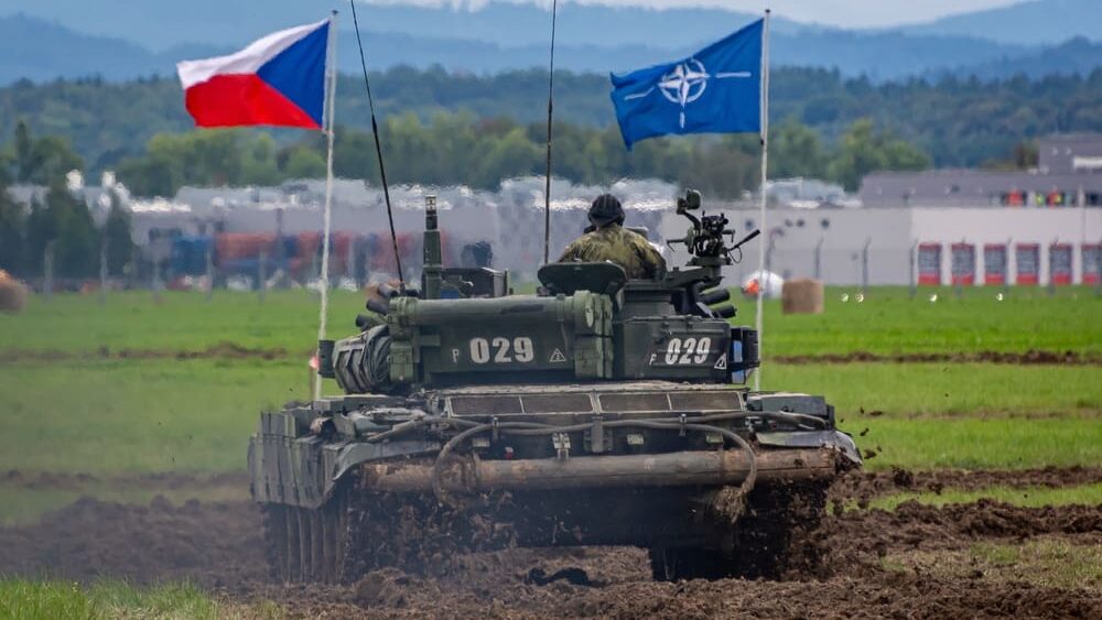 Naivita po odchodu z armády: Mnoho Čechů netuší, že je stát legálně povolá zpět
