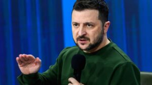 Zelenskyj se střelil do vlastní nohy. Nečekaný krok v Kyjevě znepokojil spojence