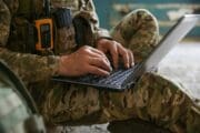 Amerika přiznává ztrátu technologické převahy a musí kopírovat ukrajinské systémy