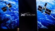Havárie čínské rakety: Stovky satelitů Starlink jsou v ohrožení