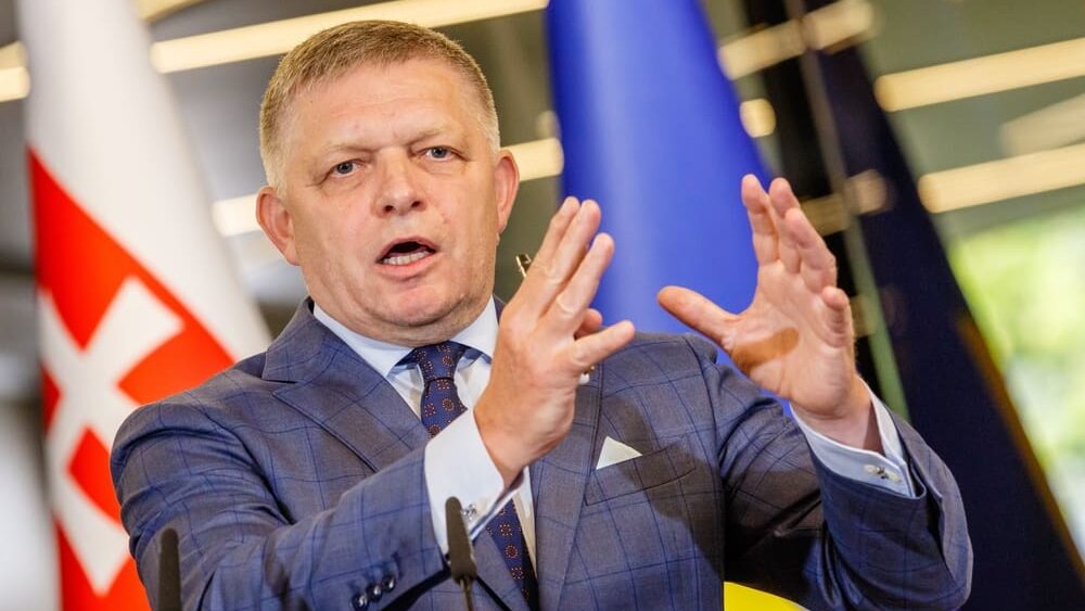 Robert Fico ostře odmítá válečnou půjčku a dál blokuje vojenskou pomoc