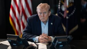 Jeden mrtvý voják a obnovím válku. Trump oznámil Íránu novou červenou linii