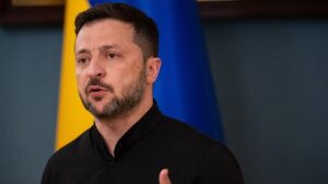 Zelenskyj o plamenech v Kerči: Je to spravedlivý důsledek ruských úderů na civilisty