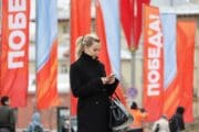 Útok 419 dronů na 18 ruských oblastí: Trosky zasáhly dům u Moskvy