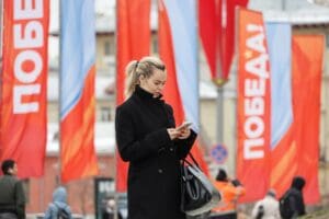 Útok 419 dronů na 18 ruských oblastí: Trosky zasáhly dům u Moskvy