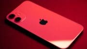 Tajná funkce dne: Jak ovládat iPhone poklepáním na zadní stranu