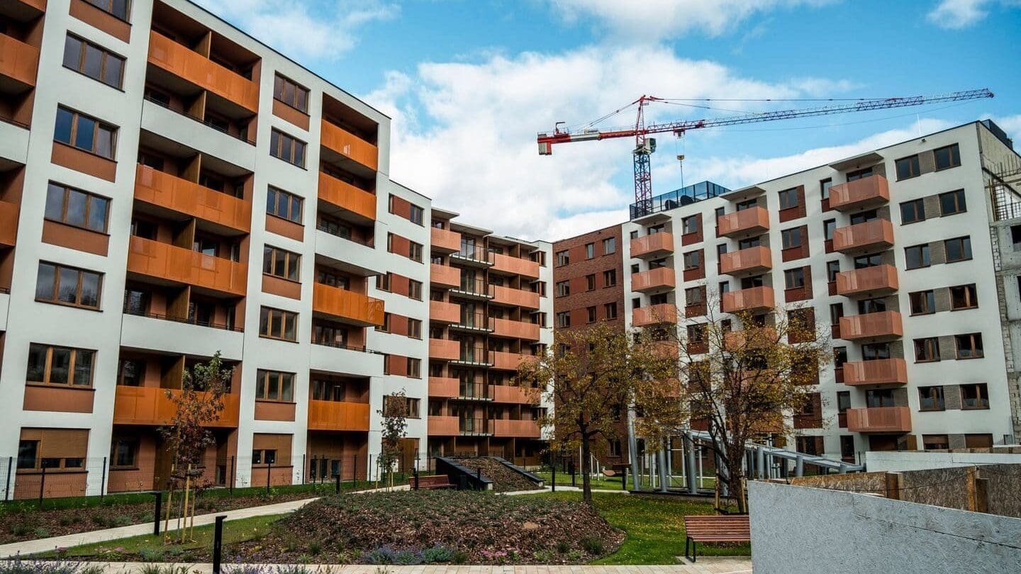 Dva miliony Čechů nemají úspory na náhlý výdaj. Bydlíme sice ve vlastním, ale dlužíme
