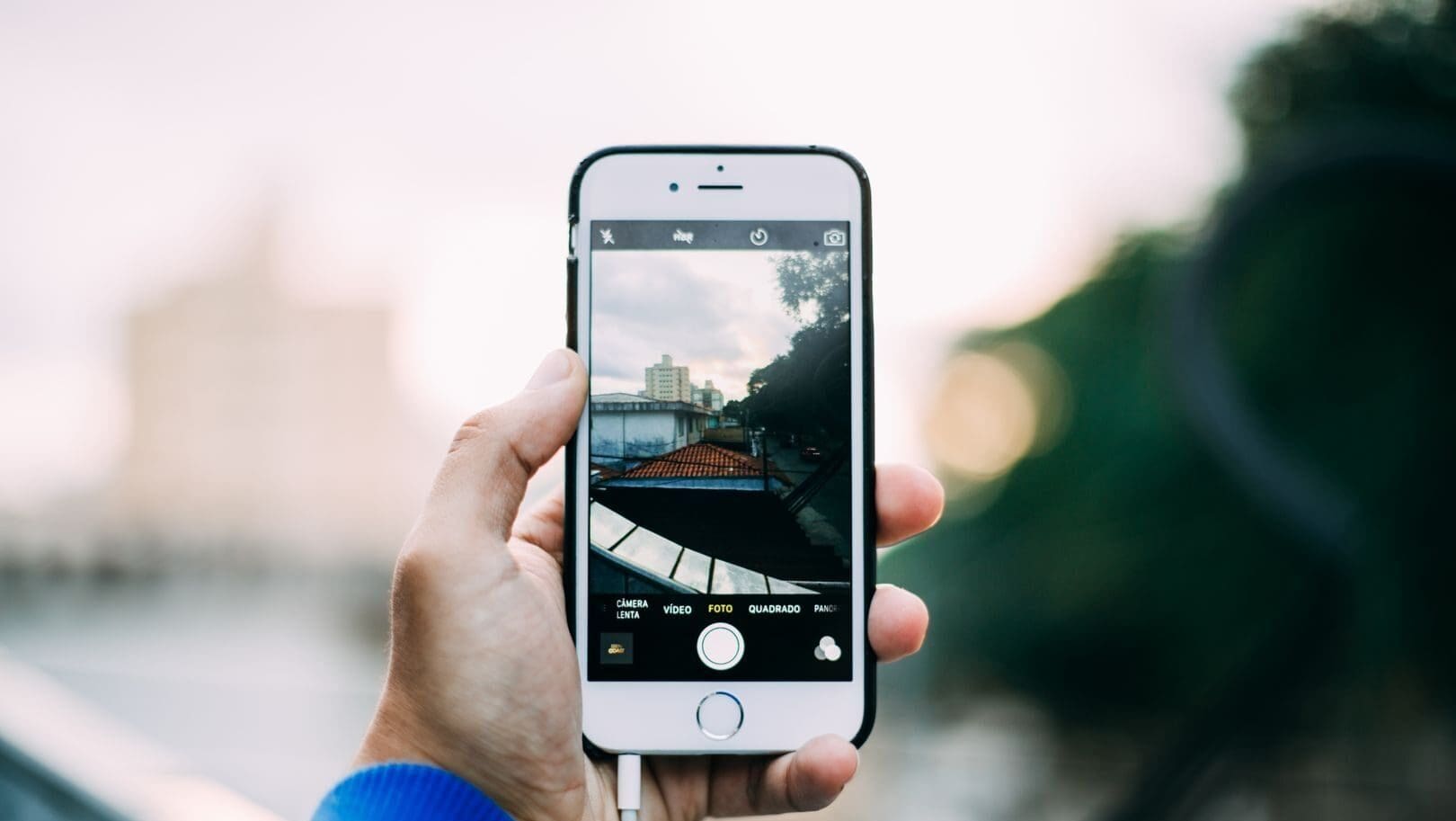 Tajná funkce dne: iPhone umí odstranit objekty z fotografií