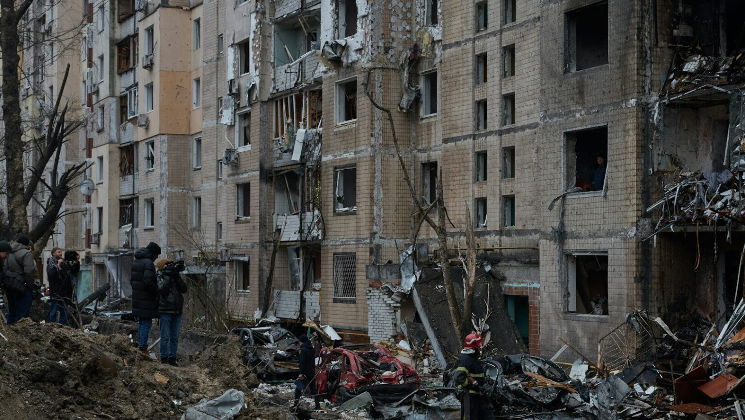 Kyjev čelil rannímu náletu raket S-400. Exploze přišly ještě před poplachem
