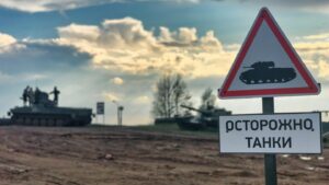 Bělorusko stupňuje militarizaci školství. Z letních táborů udělalo povinnou vojenskou přípravu