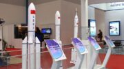Čínská raketa Long March 10B úspěšně přistála do speciální sítě na moři