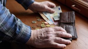 Slováci dostanou třináctý důchod, i tak mají o desítky tisíc méně než Češi