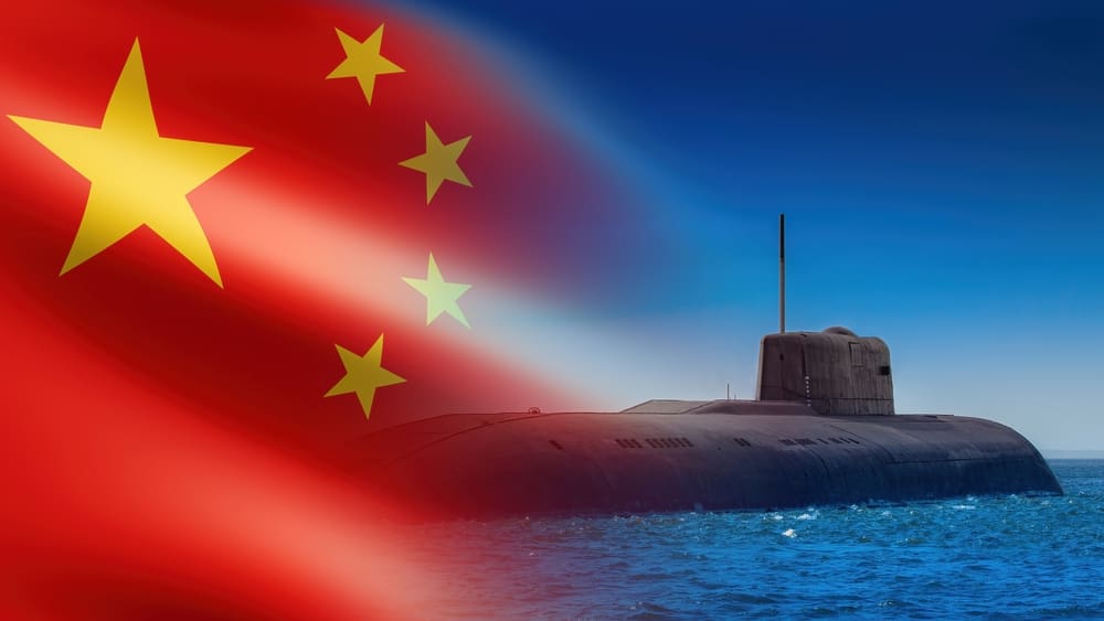 Peking staví přesné repliky amerických i tchajwanských základen a testuje na nich střely