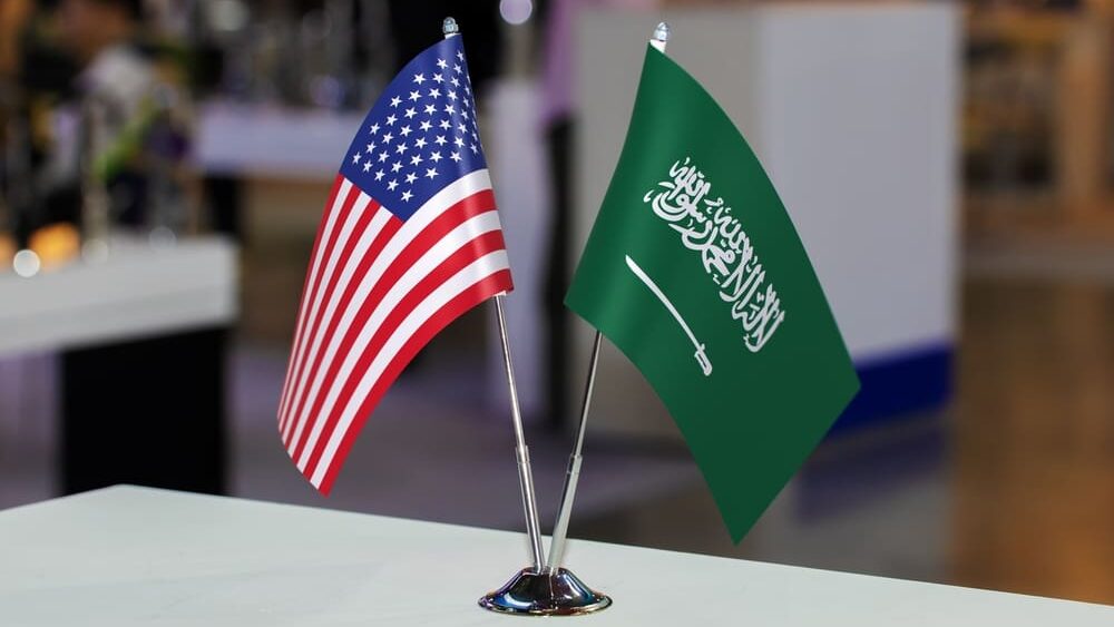 USA a Saúdská Arábie podepisují jadernou dohodu uprostřed války s Íránem