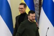 Údery v Rusku mají Moskvu donutit k jednání, vstup Ukrajiny do NATO je ale odložen
