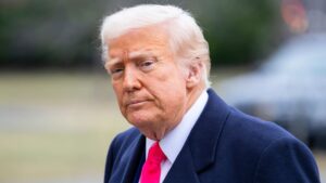 Trump věří slibům Putina a Si Ťin-pchinga o Íránu. Zprávy rozvědek však ukazují na opak