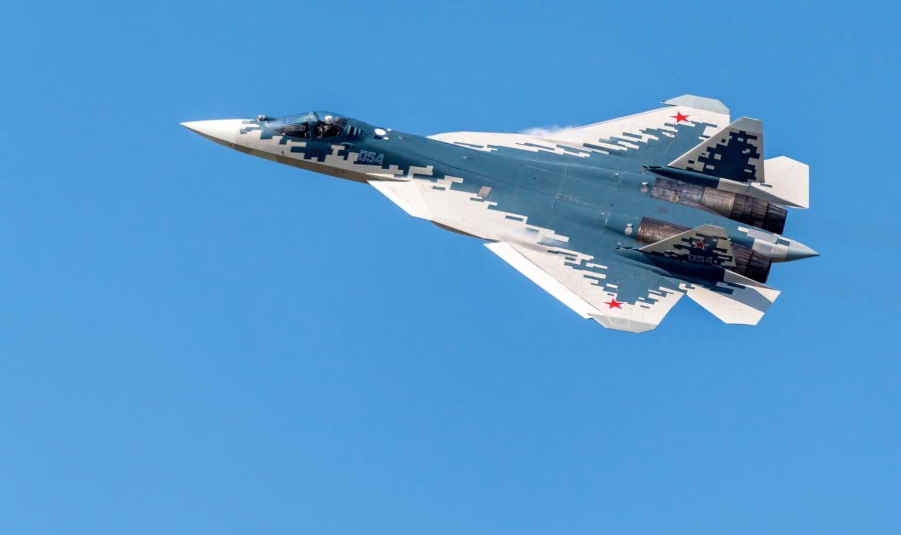 Ruská stíhačka Su-57 šla k zemi. Ukrajinci se měli nabourat do protivzdušné obrany