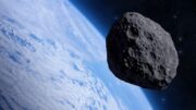 Meteorit nalezený před 300 lety ukrýval tridimit. Materiál zvládá extrémní teploty bez přehřívání