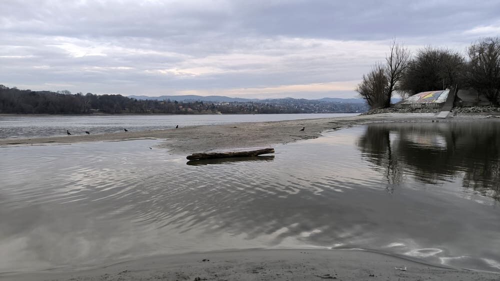 Dunaj se mění před očima. Z vody vystupuje krajina, která bývá běžně ukrytá