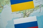 Fronty na palivo a tma. Každodenní život na Krymu začíná ovládat strach z dalších útoků
