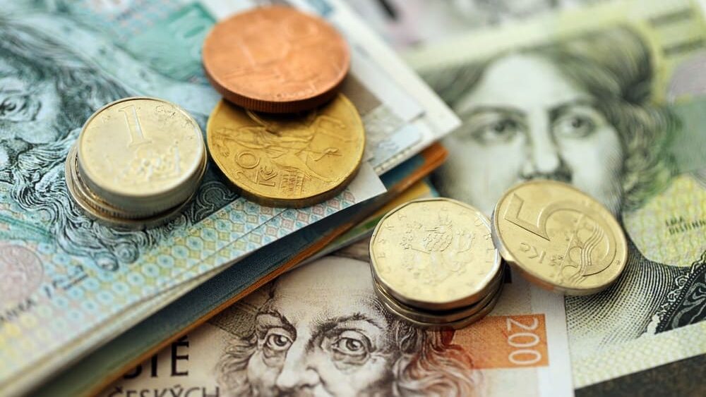 Tisíce seniorů mohou získat zpět peníze z penzijního spoření. Novela přináší kompenzace