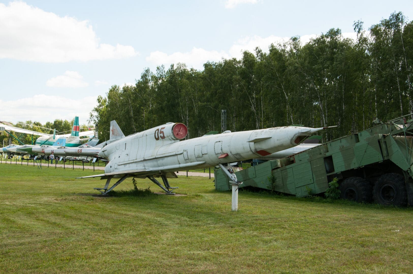 Ukrajina předělala sovětské drony Tu-141 na střely. Zasáhla s nimi ruské základny
