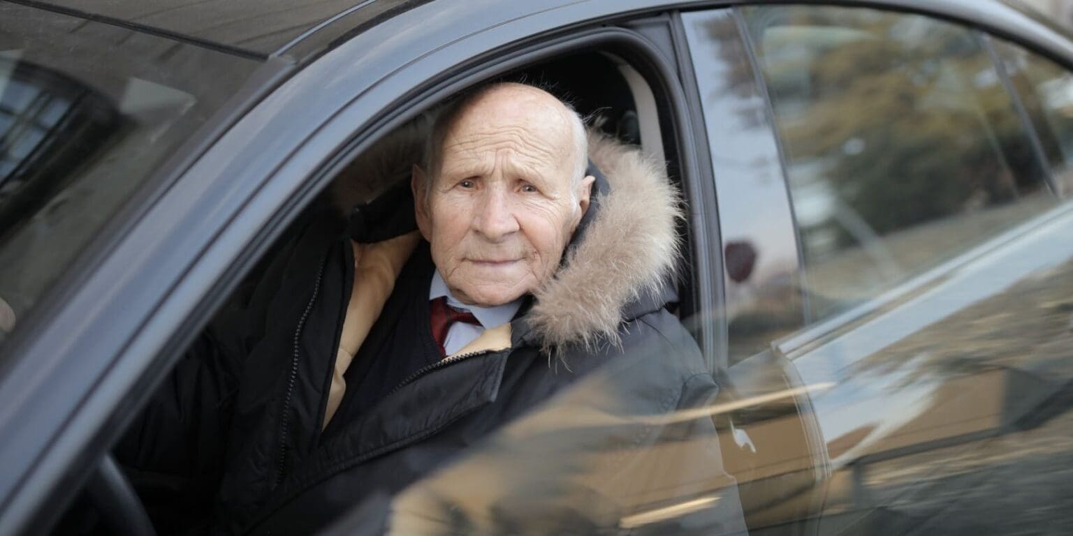 Stát seniorům pravidla uvolnil. Část Čechů požaduje přesný opak
