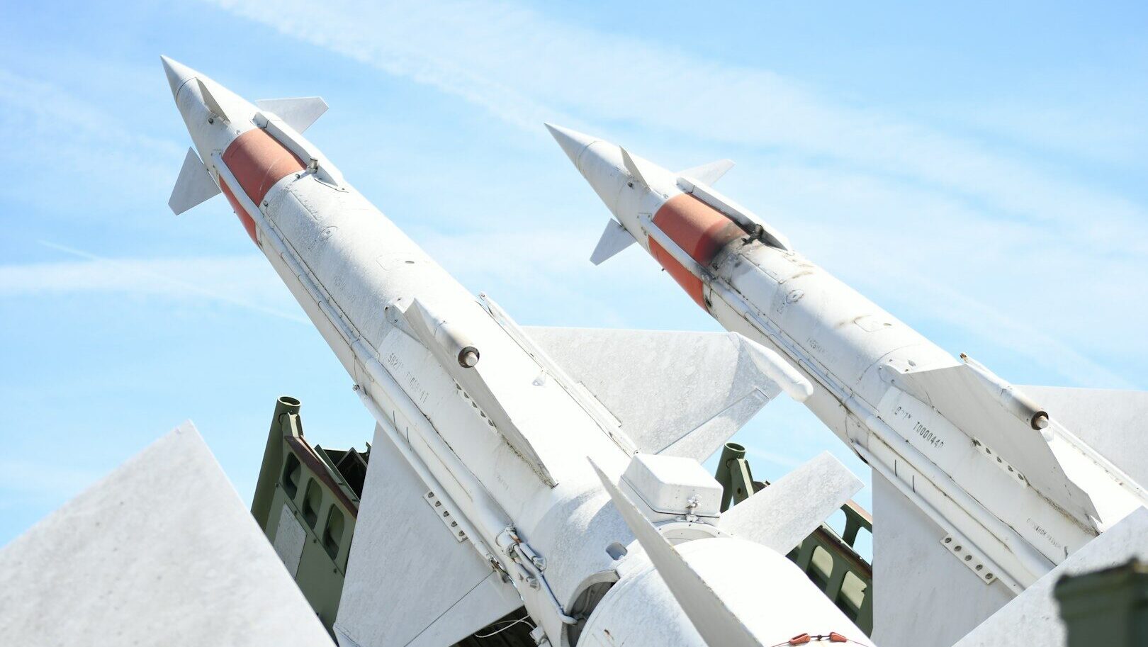 Diktátor rozehrál další nebezpečnou partii. Raketa letěla stovky kilometrů