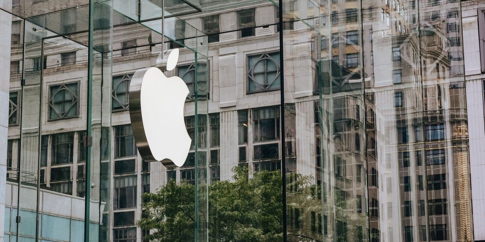 Peking budí obavy ve Washingtonu. Senátoři tlačí na Apple kvůli čínským čipům