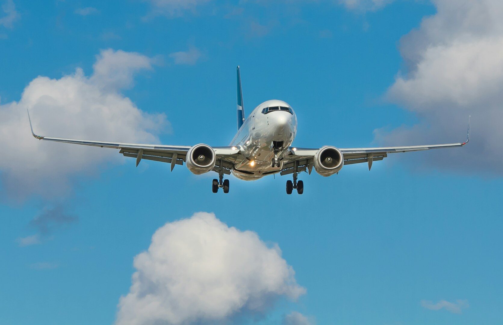 Nejmenší Boeing 737 MAX získal certifikaci FAA. Po letech míří do provozu