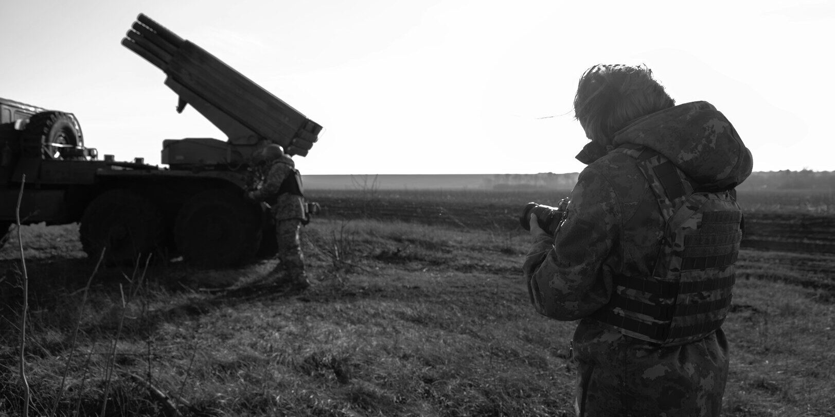 Ukrajinské drony zasáhly ropné zařízení v Permské oblasti, zatímco Rusko bombarduje Charkov