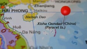 Peking mění útes v obří ostrov. To, co na něm staví, budí pozornost