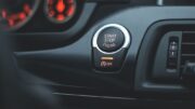 Trvale vypnutý start-stop může být problém. EU chystá nové kontroly aut