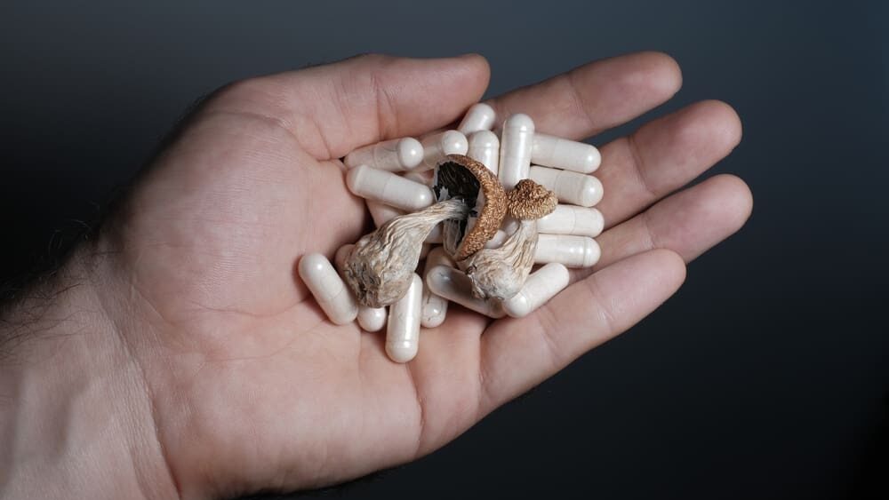 Psilocybin dokáže rozhodit zaběhnuté sítě mozku. Následky mohou přetrvat
