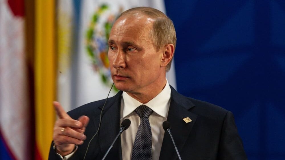 Benzin se v Rusku stává problémem. Putin ho bere na lehkou váhu