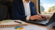 Cestující budou konečně lépe online. Mezi Prahou a Českou Třebovou posílí 5G