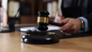 Dlužník řekne, kolik vydělává. Nově se ale bude řešit i to, kolik vydělávat může