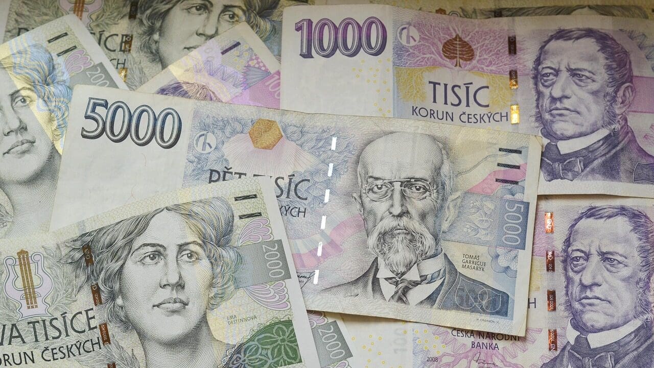 Minimální mzda vzroste o rekordních 2 500 Kč. Od ledna 2027 bude činit 24 900 korun