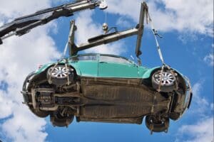 Exekutor mu chtěl zabavit auto. Muž udělal krok, kvůli kterému teď riskuje vězení