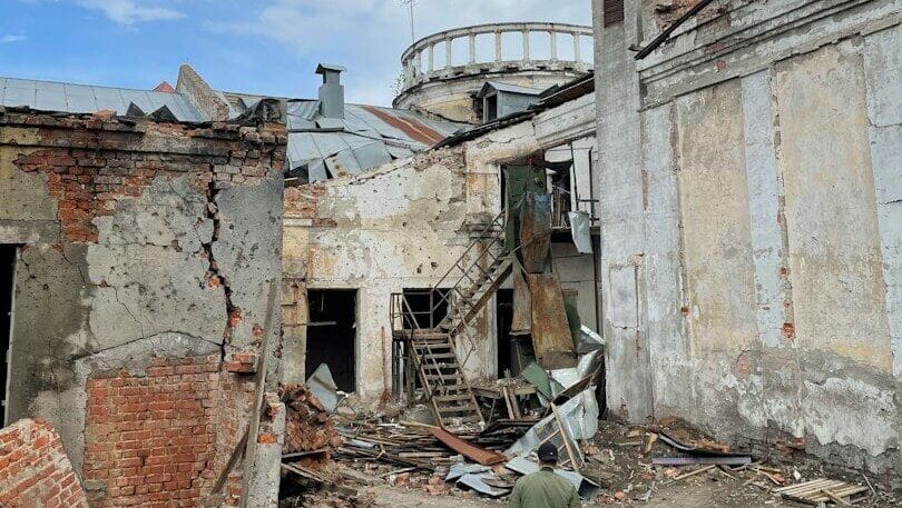 Kyjev zažil další těžkou noc. Na město mířily balistické rakety, následovaly výbuchy a požáry