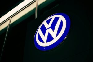 Po více než 125 letech přichází obrovský zlom. Německá továrna na auta se má přeorientovat na obranu