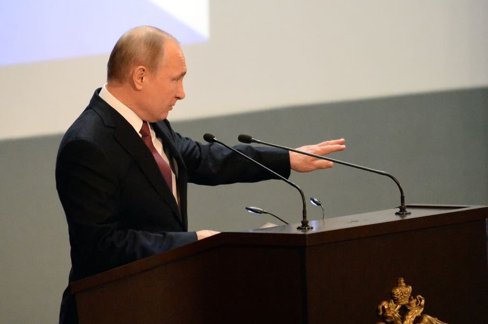 Rusko bojuje s nedostatkem paliv. Putin přiznal, že s útoky na energetiku nepočítal