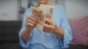 Důchod žen se od roku 2027 změní. Za první dvě děti už nebude 500 Kč samozřejmostí