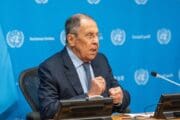 Lavrov vzkázal Evropě, ať s omluvou Ruska nepočítá. „Nebudeme za vámi běhat a prosit“