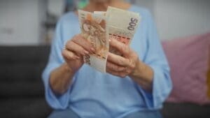 Důchodci stále věří této domácí skrýši. Pro zloděje ale žádnou překážkou není