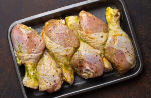 Potravinářská inspekce varuje před kuřecím z Lidlu. Testy odhalily salmonelu