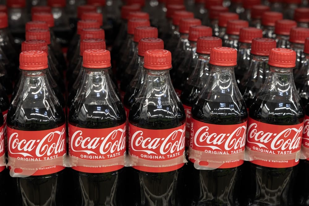 Putin provokuje Ameriku? Rusové zasáhli obří závod Coca-Coly u Kyjeva