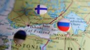 Na hranici Ruska a Finska vznikla nová železná linie. 200 kilometrů bariér stálo stovky milionů eur