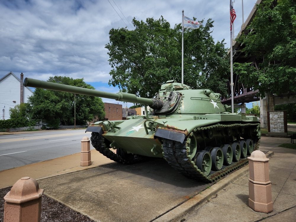 Sto tanků M-60 leží v hloubce až 33 metrů. Američané z nich vytvořili obří umělý útes