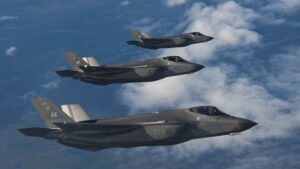 USA chystají obrovskou flotilu nových bojových strojů. Po boku F-35 jich mají létat stovky